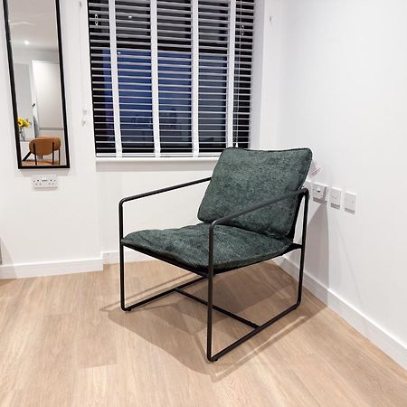 Spacious Modern 1 Bed Apartments In St Neots - Perfect For Contractors & Professionals - Free Parking - Wifi - Fully Equipped Kitchen - Smart Tv Ideal For Work Stays And Long Projects Exterior photo