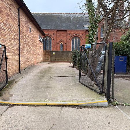 Spacious Modern 1 Bed Apartments In St Neots - Perfect For Contractors & Professionals - Free Parking - Wifi - Fully Equipped Kitchen - Smart Tv Ideal For Work Stays And Long Projects Exterior photo