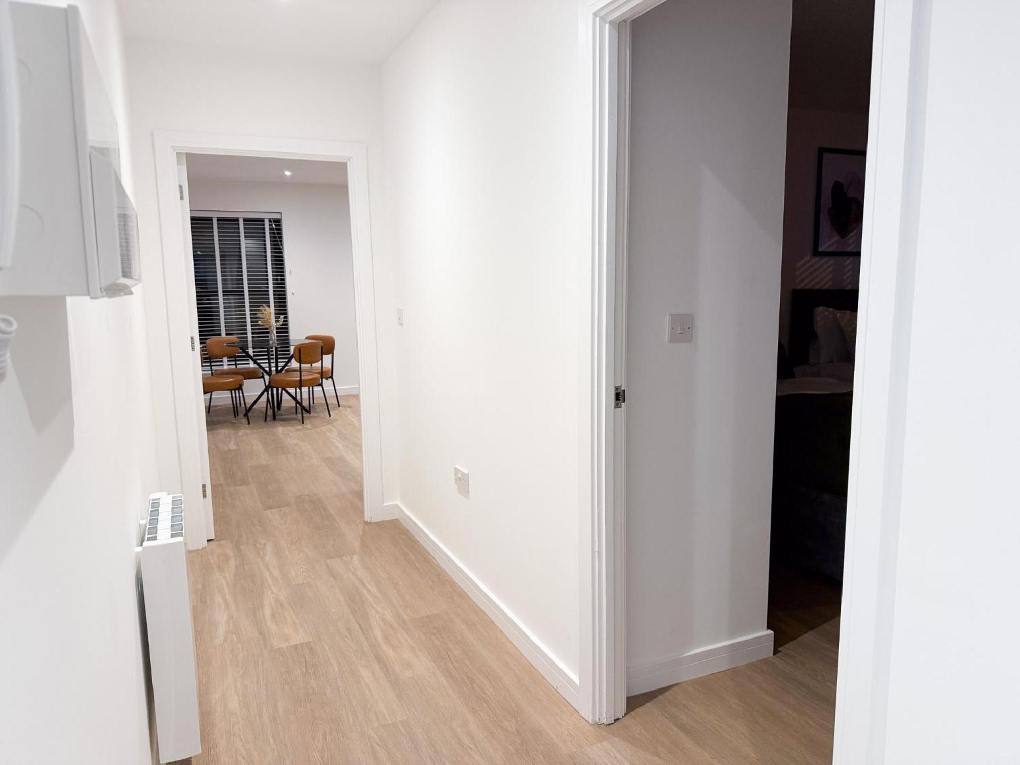Spacious Modern 1 Bed Apartments In St Neots - Perfect For Contractors & Professionals - Free Parking - Wifi - Fully Equipped Kitchen - Smart Tv Ideal For Work Stays And Long Projects Exterior photo