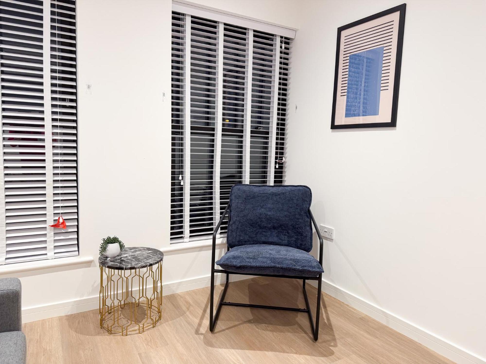 Spacious Modern 1 Bed Apartments In St Neots - Perfect For Contractors & Professionals - Free Parking - Wifi - Fully Equipped Kitchen - Smart Tv Ideal For Work Stays And Long Projects Exterior photo