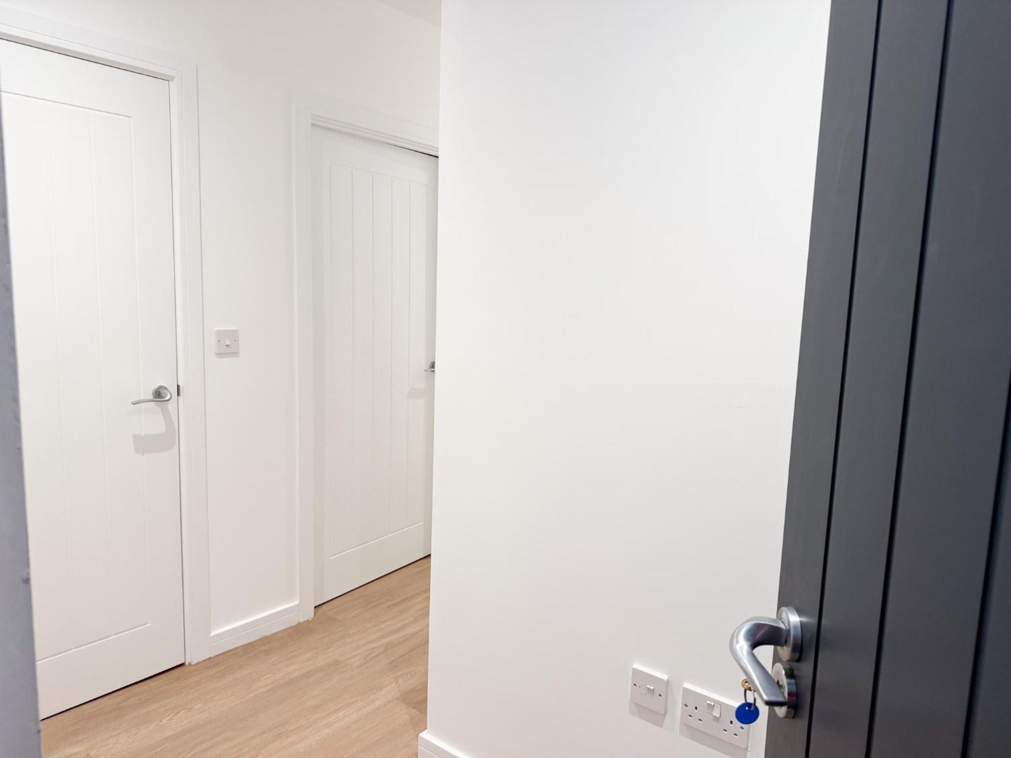 Spacious Modern 1 Bed Apartments In St Neots - Perfect For Contractors & Professionals - Free Parking - Wifi - Fully Equipped Kitchen - Smart Tv Ideal For Work Stays And Long Projects Exterior photo
