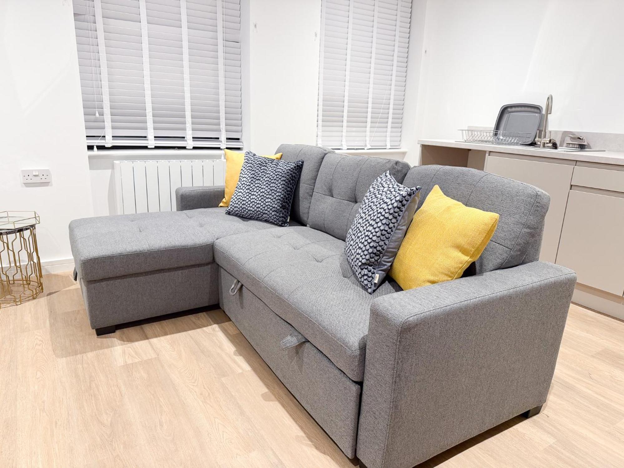 Spacious Modern 1 Bed Apartments In St Neots - Perfect For Contractors & Professionals - Free Parking - Wifi - Fully Equipped Kitchen - Smart Tv Ideal For Work Stays And Long Projects Exterior photo