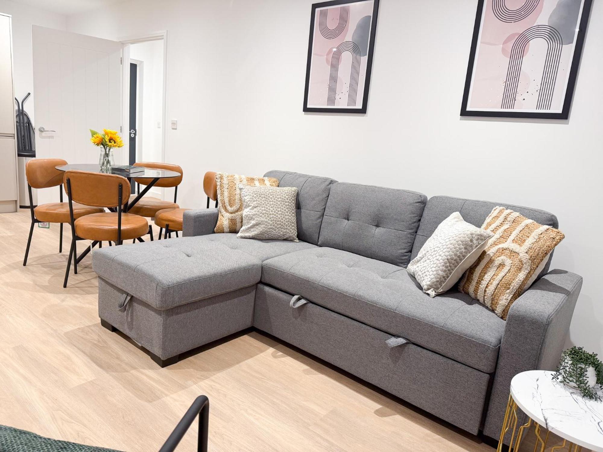 Spacious Modern 1 Bed Apartments In St Neots - Perfect For Contractors & Professionals - Free Parking - Wifi - Fully Equipped Kitchen - Smart Tv Ideal For Work Stays And Long Projects Exterior photo