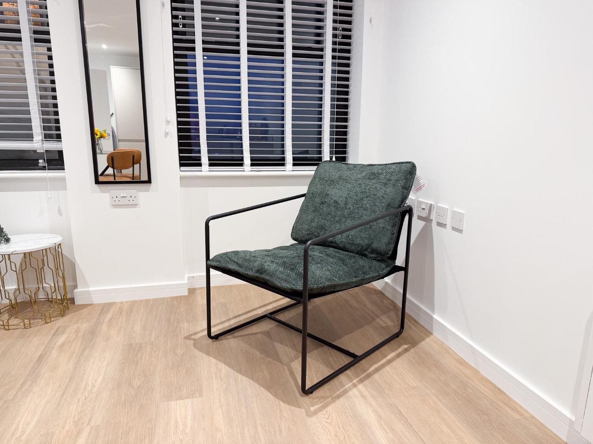 Spacious Modern 1 Bed Apartments In St Neots - Perfect For Contractors & Professionals - Free Parking - Wifi - Fully Equipped Kitchen - Smart Tv Ideal For Work Stays And Long Projects Exterior photo