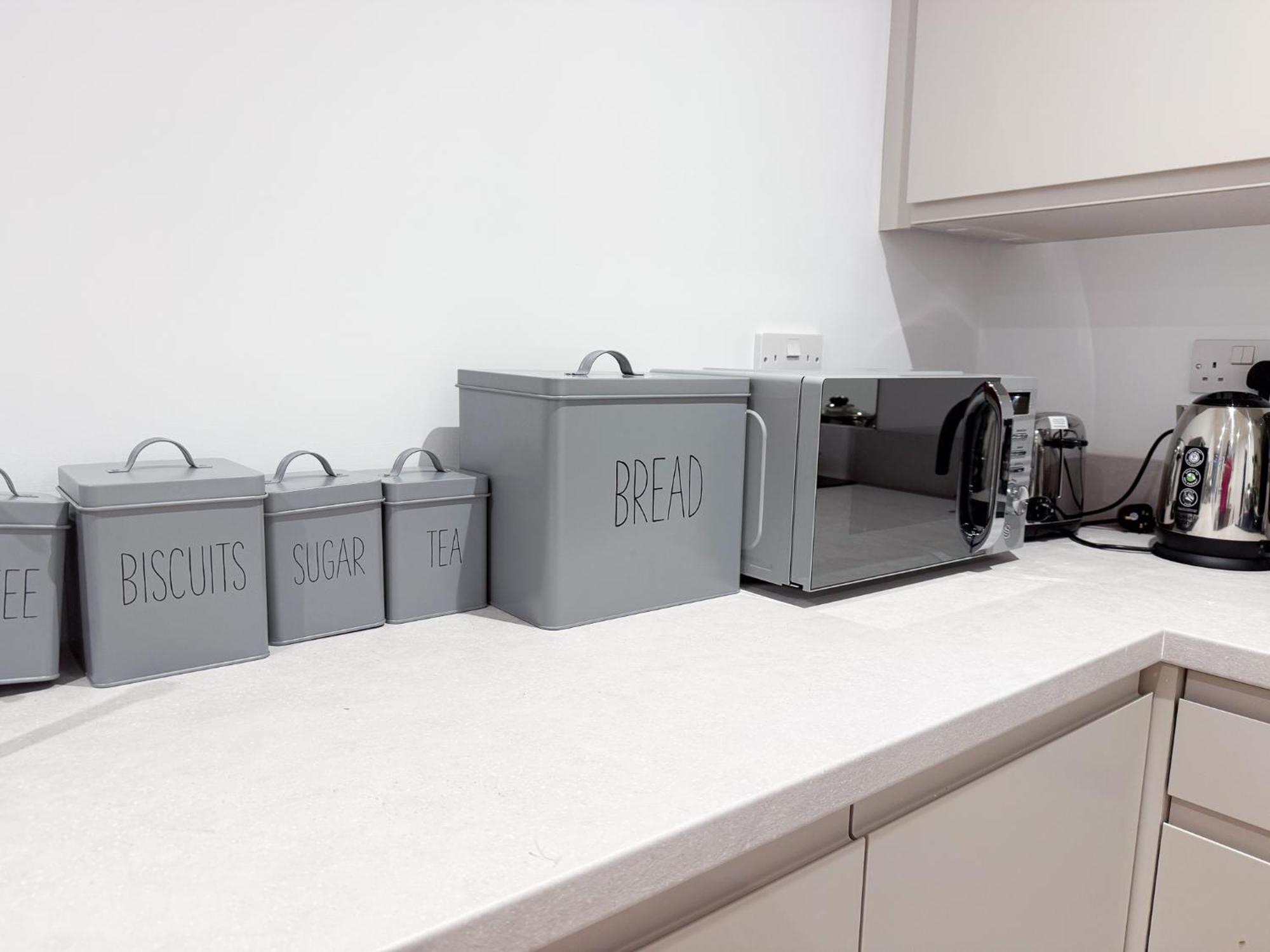 Spacious Modern 1 Bed Apartments In St Neots - Perfect For Contractors & Professionals - Free Parking - Wifi - Fully Equipped Kitchen - Smart Tv Ideal For Work Stays And Long Projects Exterior photo